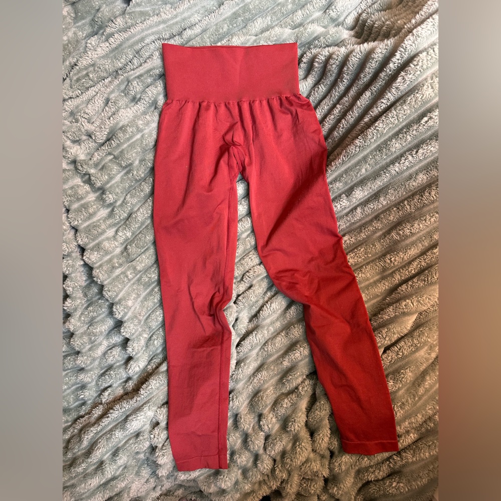 NVGTN Seamless Leggings – Brick Red / Scarlet – Size XS –